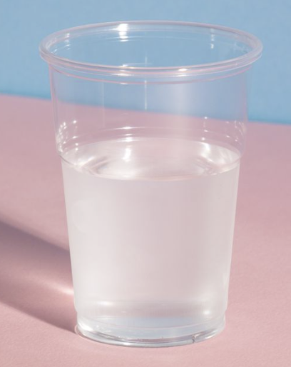 Naturopathe à Fouesnant expliquant l'importance de l'acide chlorhydrique pour soulager les reflux et la fatigue digestive naturellement.